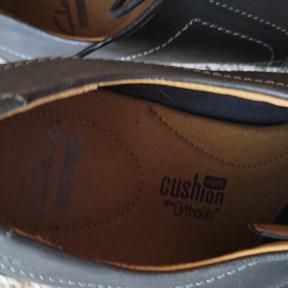 CLARKS Shoes - Picture 7 of 7